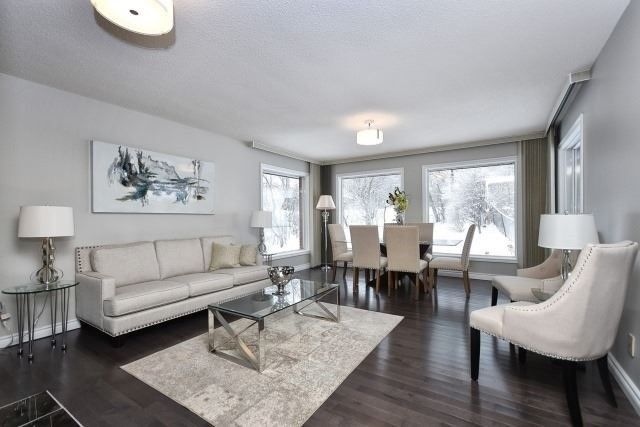 23 Hunters Glen Rd, Aurora, L4G6W4 | Image 3