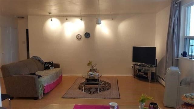 507 - 67 Richmond St, Richmond Hill, L4C3Y3 | Image 3