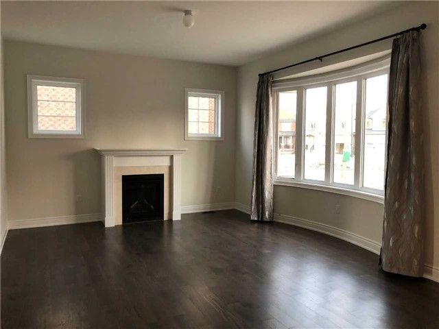 853 Harry Douglas St, Newmarket, L3X 0J8 | Image 3