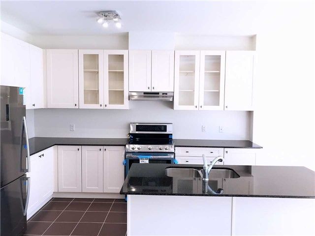 27 Radial Dr, Aurora, L4G 0Z8 | Image 2