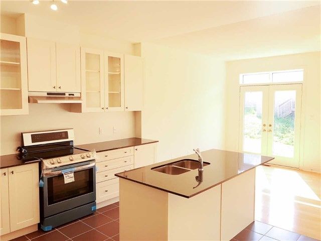 27 Radial Dr, Aurora, L4G 0Z8 | Image 3