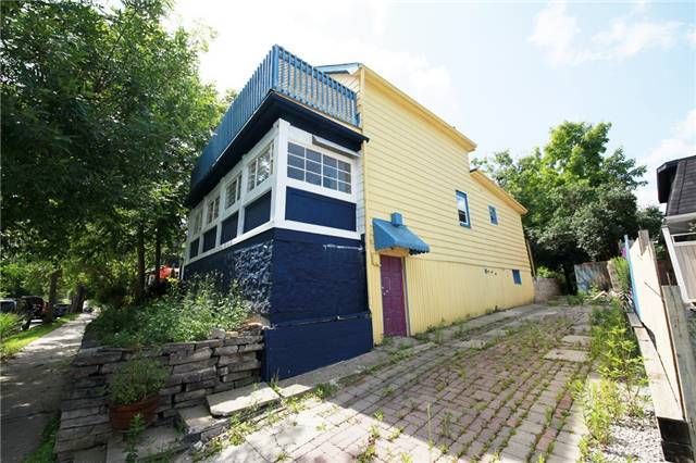 64 Machell Ave, Aurora, L4G2R7 | Image 2