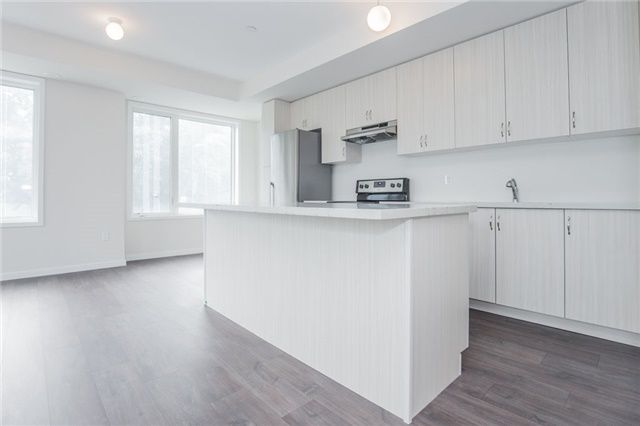 42 - 300 Alex Gardner Circ, Aurora, L4G3G5 | Image 2