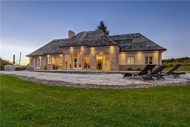 1865 Davis Dr W, King, L3Y 4V9 | Image 3