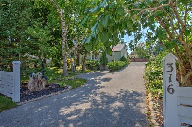 316 Eagle St, Newmarket, L3Y1K1 | Image 3