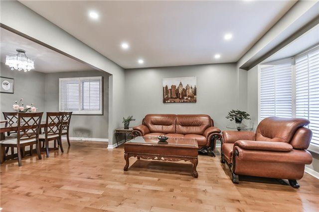23 Heatherton Way, Vaughan, L4J3E6 | Image 2