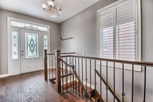 64 Milligan St, Bradford West Gwillimbury, L3Z0C4 | Image 3