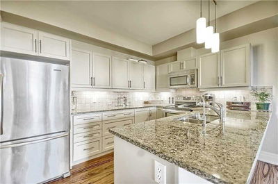 Unit 221 — 35 Baker Hill Blvd, Whitchurch-Stouffville - Stouffville image-0-2