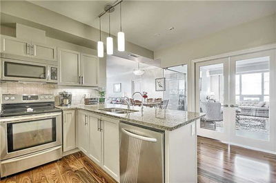 Unit 221 — 35 Baker Hill Blvd, Whitchurch-Stouffville - Stouffville image-0-3