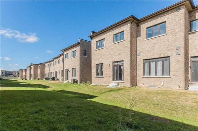 197 Elyse Crt, Aurora, L4G2C9 | Image 3