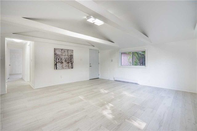 52 Wildwood Ave, Richmond Hill, L4E3B3 | Image 3