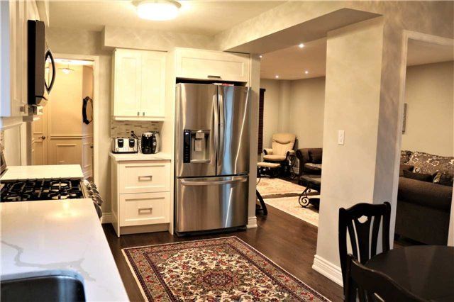 104 Houseman Cres, Richmond Hill, L4C7S5 | Image 2