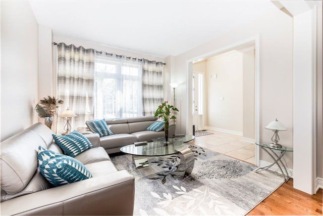 95 Vines Pl, Aurora, L4G 0R7 | Image 3