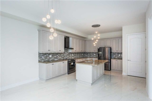 853 Harry Douglas St, Newmarket, L3X 0K3 | Image 3