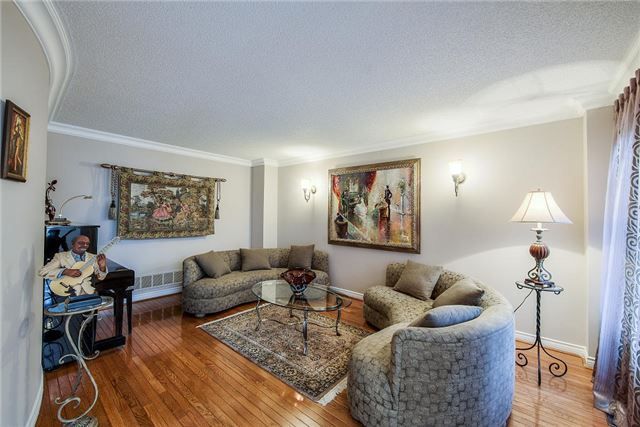 47 Edenbridge Dr, Vaughan, L4J7V1 | Image 3