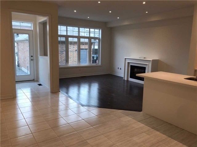 29 Tilbury Gate, Markham, L6B 1M5 | Image 2