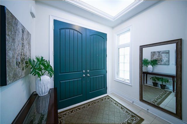 11 Yates Ave, Vaughan, L6A4X5 | Image 2