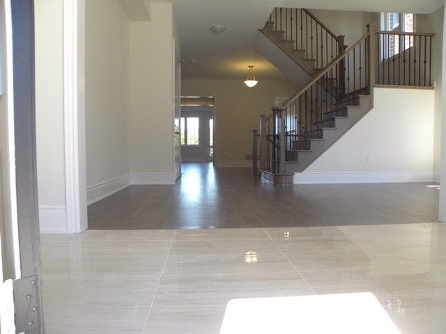 122 Scrivener Dr, Aurora, L4G 0Y8 | Image 2