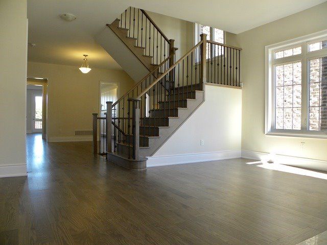 122 Scrivener Dr, Aurora, L4G 0Y8 | Image 3