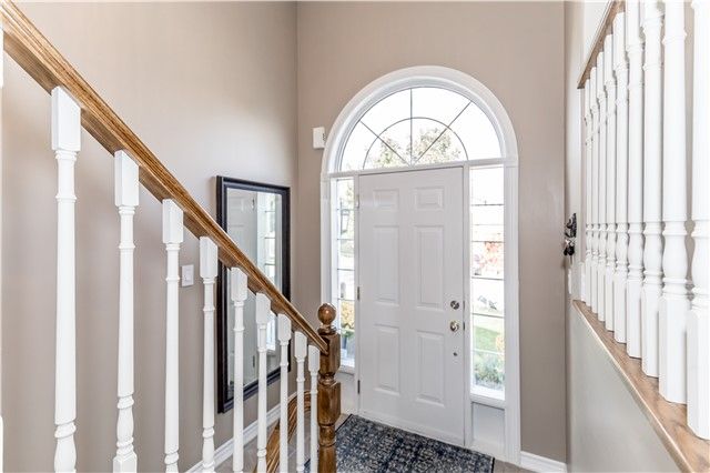 12 Smith St, Bradford West Gwillimbury, L3Z3C9 | Image 2