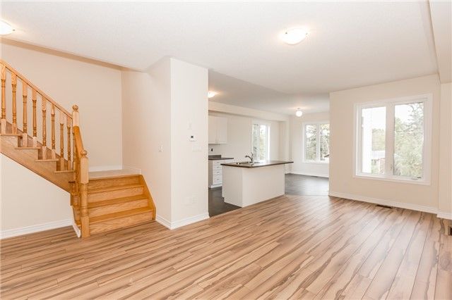 82 Greenwood Dr, Essa, L0M 1B4 | Image 2