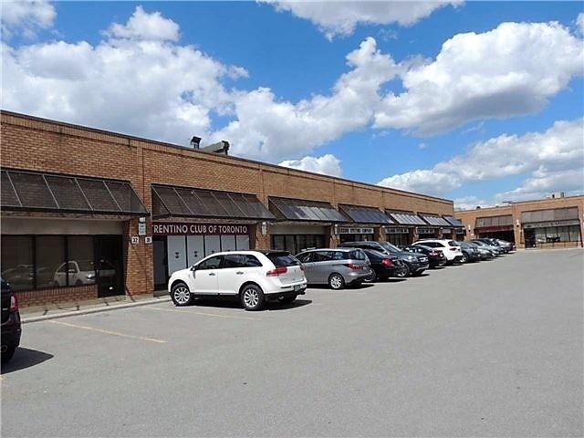 32 - 3300 Steeles Ave W, Vaughan, L4K2Y4 | Image 3