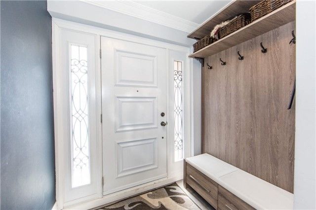 54 Leisure Lane, Richmond Hill, L4C 4X1 | Image 2