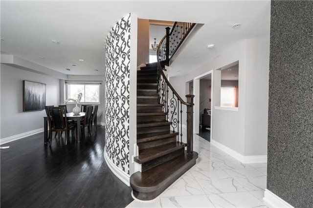 97 Depeuter Cres, Bradford West Gwillimbury, L3Z3A2 | Image 3