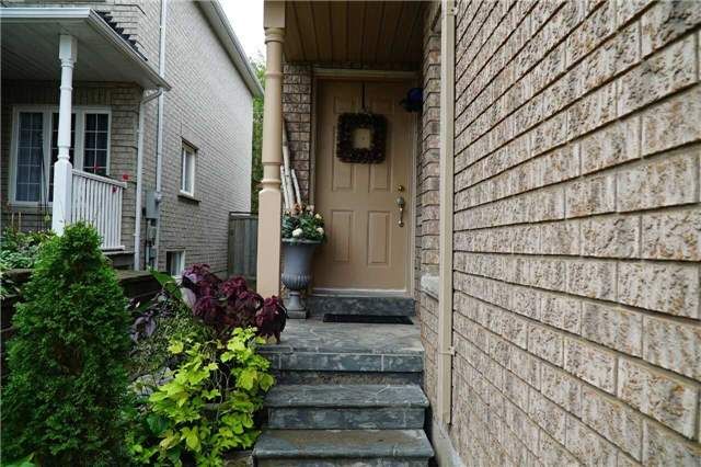 37 Woodhaven Cres, Richmond Hill, L4E3T1 | Image 2