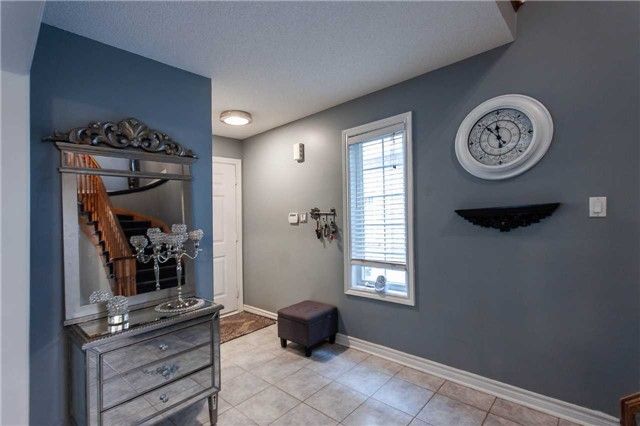 37 Woodhaven Cres, Richmond Hill, L4E3T1 | Image 3
