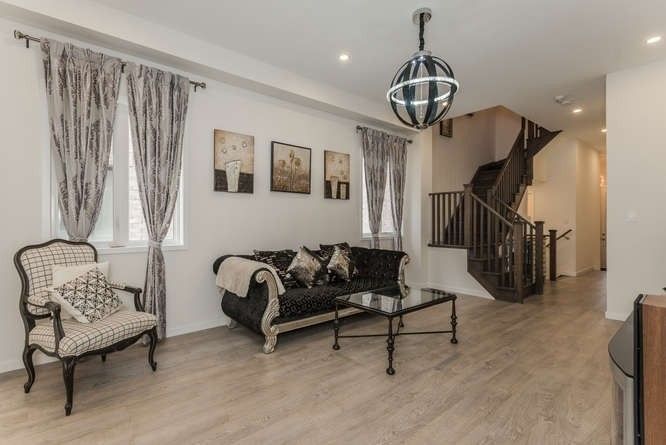 197 Elyse Crt, Aurora, L4G2C9 | Image 3