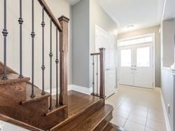 939 Memorial Circ, Newmarket, L3X0B5 | Image 3