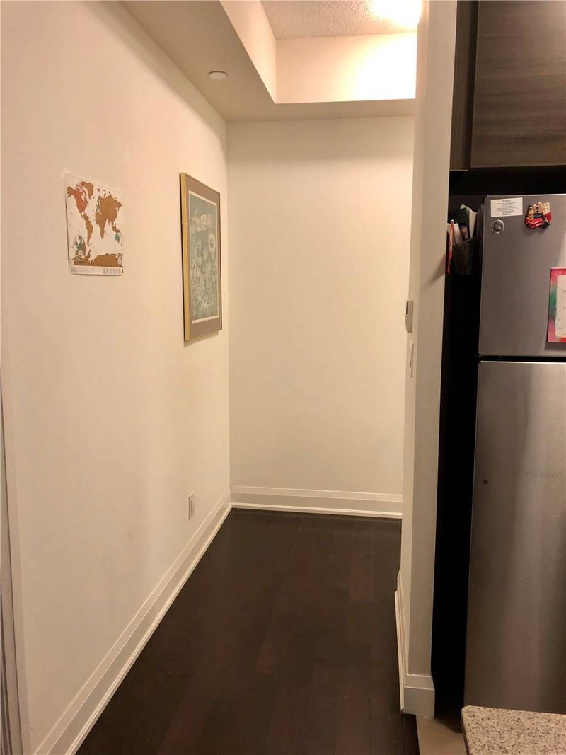 318 - 1 Uptown Dr, Markham, L3R5C1 | Image 3