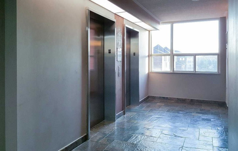 307 - 7398 Yonge St, Vaughan, L4J8J2 | Image 3