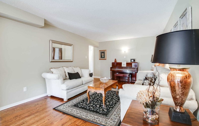 60 Carl Tennen St, Vaughan, L4J7B8 | Image 2