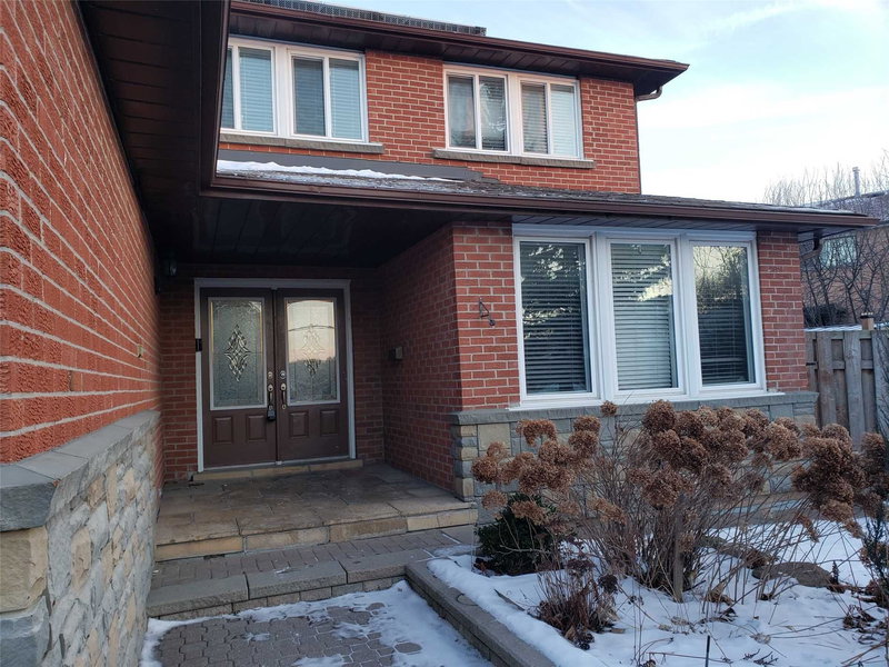 266 London Rd, Newmarket, L3Y6K8 | Image 2