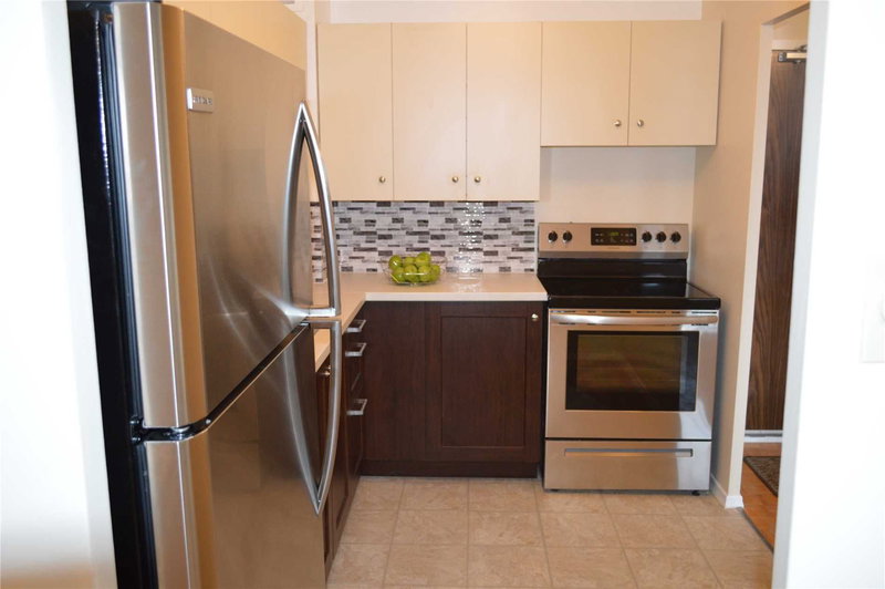 303 - 67 Richmond St, Richmond Hill, L4C3Y3 | Image 3