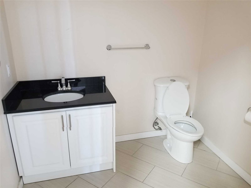 102 - 10376 Yonge St, Richmond Hill, L4C3B8 | Image 3