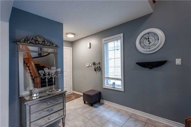 37 Woodhaven Cres, Richmond Hill, L4E3T1 | Image 3