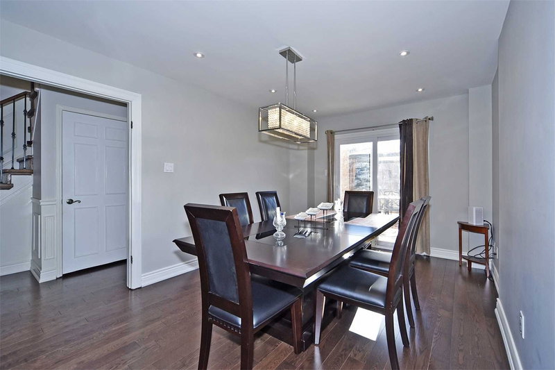 104 Houseman Cres, Richmond Hill, L4C7S5 | Image 3