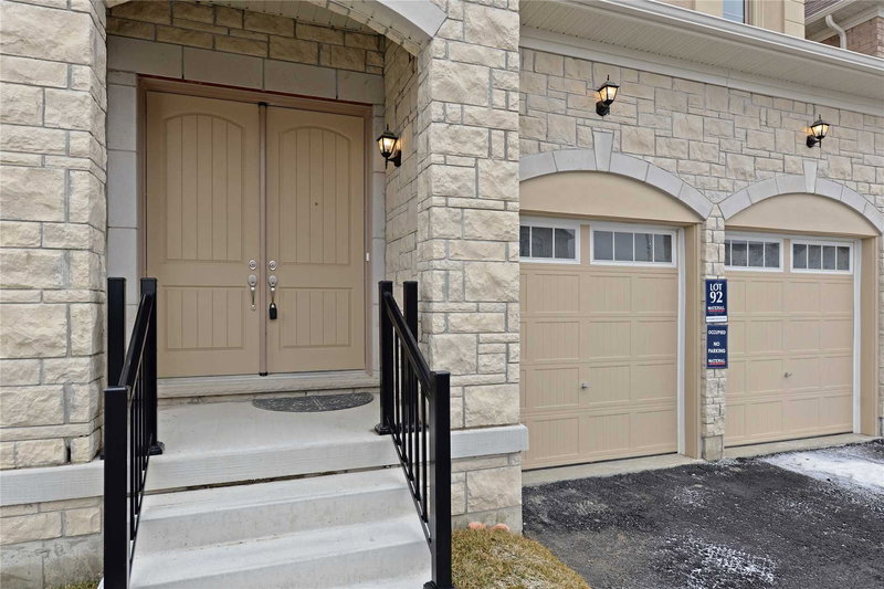 853 Harry Douglas St, Newmarket, L3X 0K3 | Image 2