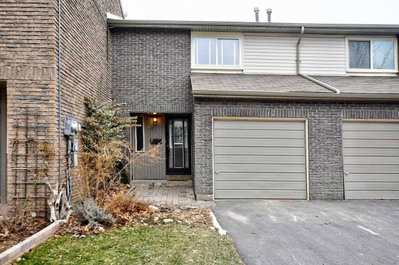 Townhouse sold at 60 Camelot Way, Markham, Ontario, L3P3W3 - Markham Village - MLS: N4356203