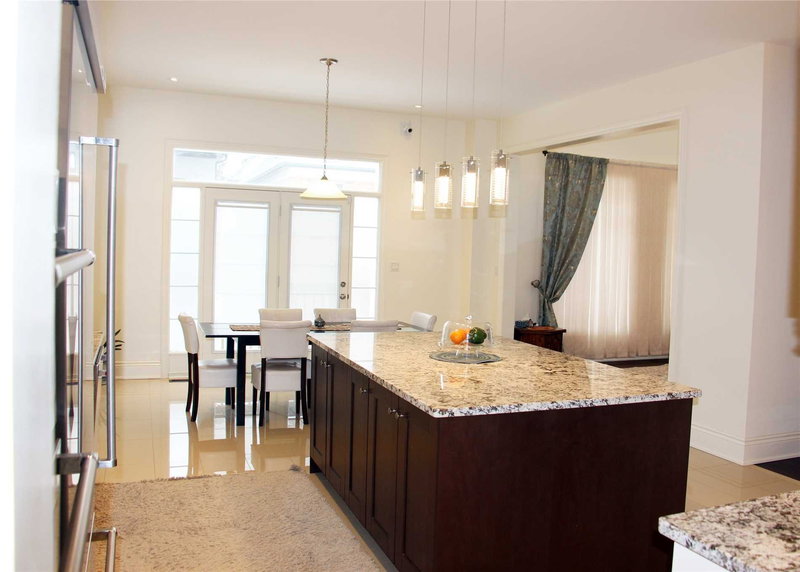 7 Aspy Crt, Vaughan, L6A 4X8 | Image 2