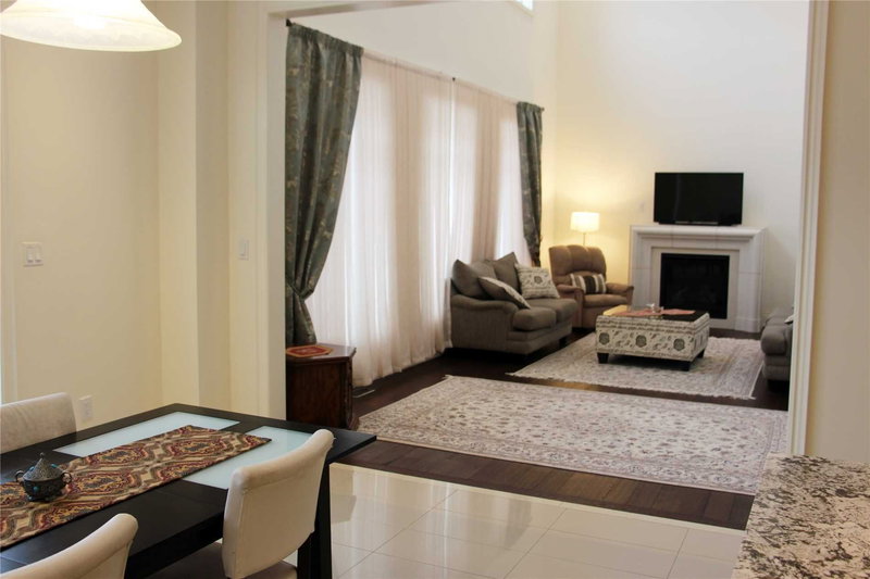 7 Aspy Crt, Vaughan, L6A 4X8 | Image 3