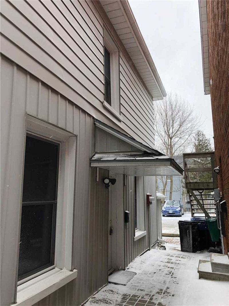 Upper - 59B Wellington St E, Aurora, L4G 1H6 | Image 2