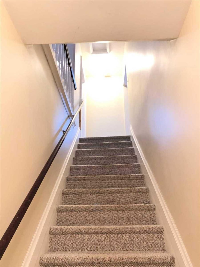 Upper - 59B Wellington St E, Aurora, L4G 1H6 | Image 3