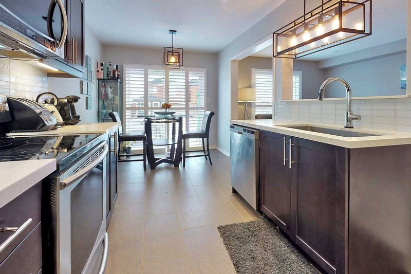 773 Miller Park Ave, Bradford West Gwillimbury, L3Z0K9 | Image 3