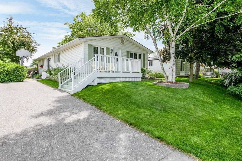 97 Walkem Dr, New Tecumseth, L0G1W0 | Image 2