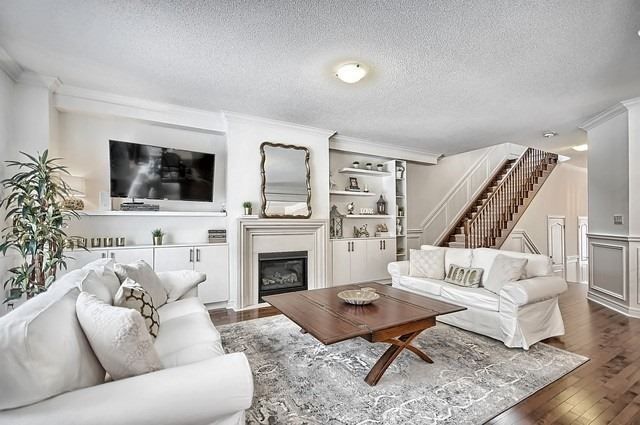 852 Elvidge Tr, Newmarket, L3X0J7 | Image 3