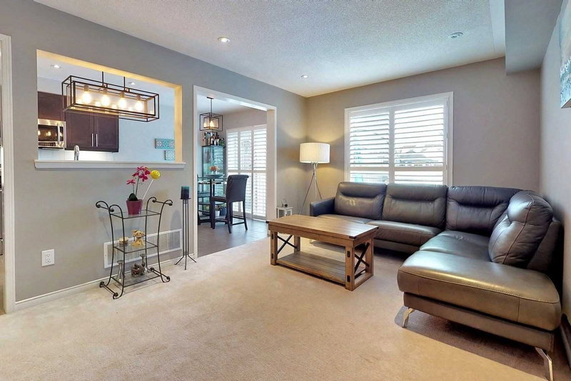 773 Miller Park Ave, Bradford West Gwillimbury, L3Z0K9 | Image 2